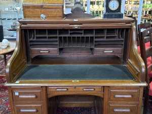 Antique roll top desk - 4