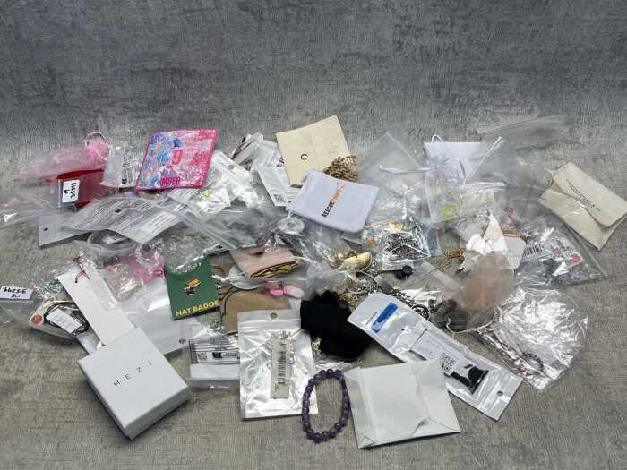 Group of jewellery