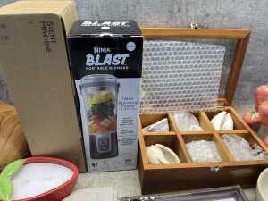 Group of homewares - 3