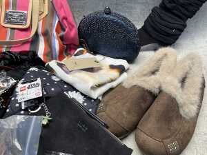 Group of Women's accessories - 2