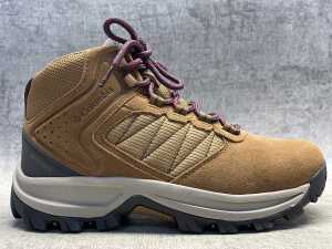 Columbia Transverse Suede Wide size US 7.5 Women's - 2