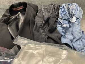 Group of Women's clothing size XS - 3