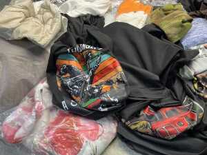 Group of assorted clothing - 4