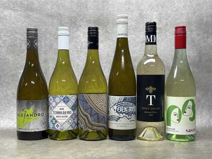 Mixed white wine, six bottles