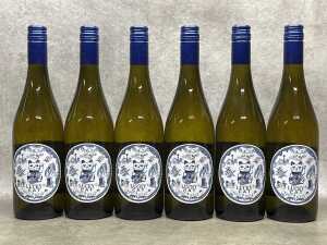Lucky Cat Pinot Gris (2025), six bottles