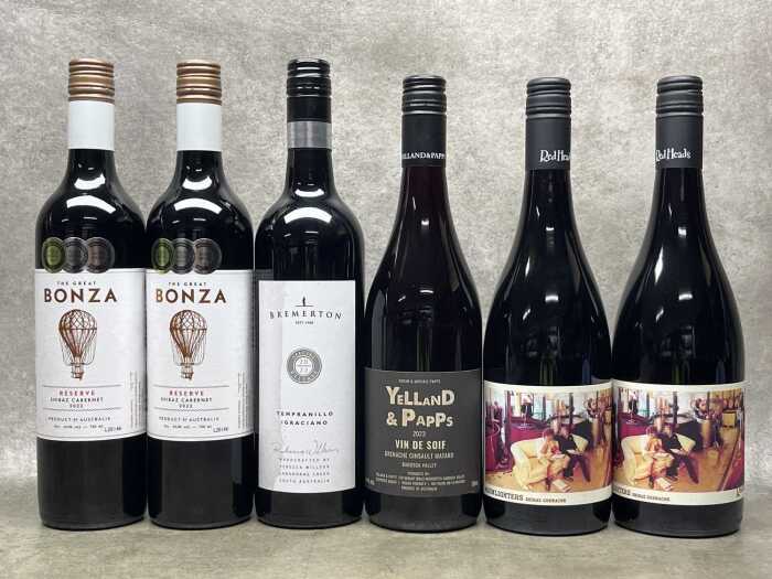 Mixed red wine, six bottles