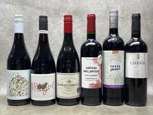 Mixed red wine, six bottles