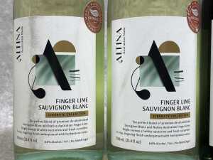 Alinta mixed wines (0% ABV), six bottles - 2