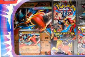 Mega Lucario ex Figure Collection Box - 2