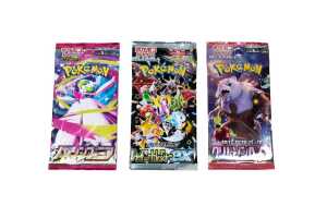 Assorted Pok&eacute;mon Booster Packs - 4