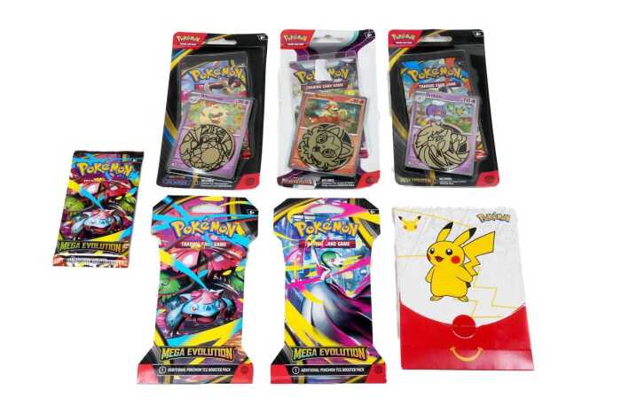 Collection of Pok&eacute;mon Booster Packs