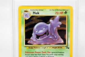 1999 Pok&eacute;mon Fossil Muk Holo #13, PSA 8 - 2