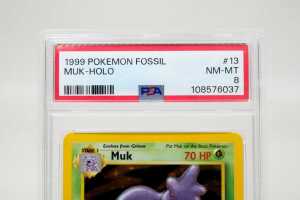 1999 Pok&eacute;mon Fossil Muk Holo #13, PSA 8 - 4