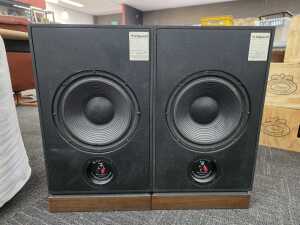 Pair of Klipsch KG4 floor-standing speakers - 2