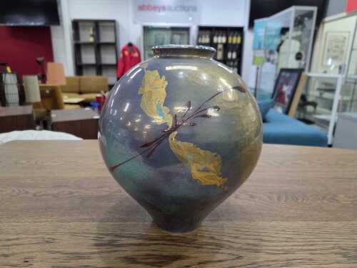 15A · Greg Daly ceramic lustre vase