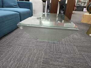 Contemporary glass coffee table - 3