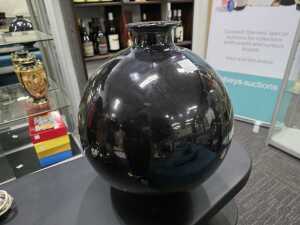Black ceramic vase - 2