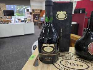 Two bottles of port including Para - 2