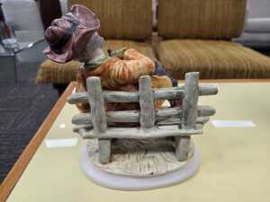 Capodimonte tramp on a bench ceramic figure - 2