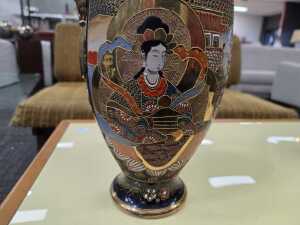 Japanese Satsuma-style vase with gilded figural handles - 2