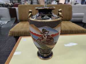 Japanese Satsuma-style vase with gilded figural handles - 5