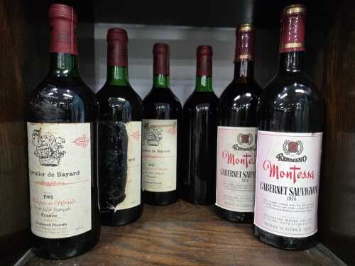 Mixed red wine, six bottles