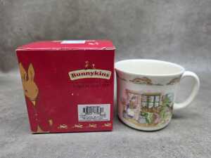 Four Royal Doulton 'Bunnykins' porcelain pieces, all in boxes - 6
