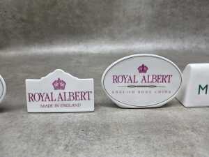 Four porcelain English porcelain dealer plaques - 2