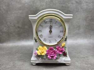 Royal Albert 'Old Country Roses' porcelain mantel clock, together with pair of trinket boxes - 2