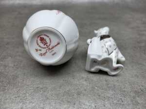 Two pieces of Royal Crown Derby - 8