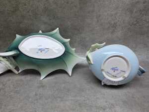 Two Franz porcelain Christmas items with chickadees - 8