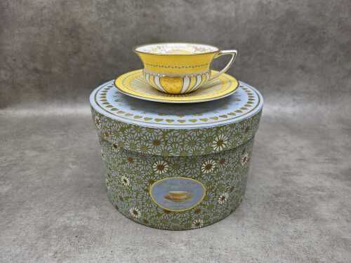 Wedgwood 'Queen of Hearts' porcelain duo