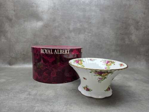 Royal Albert 'Old Country Roses' porcelain tall bowl