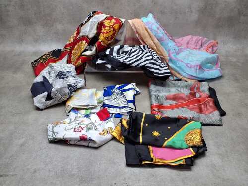 Scarves in various colours and fabrics