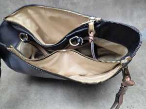Chloe black leather shoulder bag. Comes with a 'Legit Grails' authentication certificate - 5