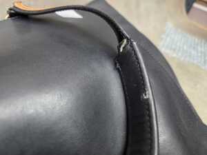 Chloe black leather shoulder bag. Comes with a 'Legit Grails' authentication certificate - 6