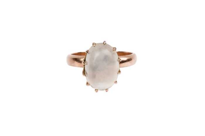 Moonstone ring in 9 carat rose gold