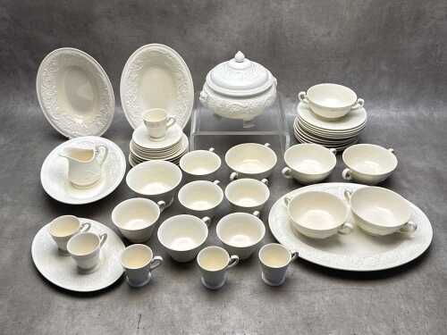 Wedgwood Patrician part dinner for six, plus serving ware