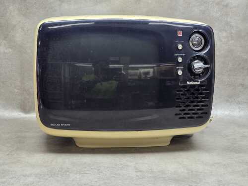 National TR110 b&w CRT TV