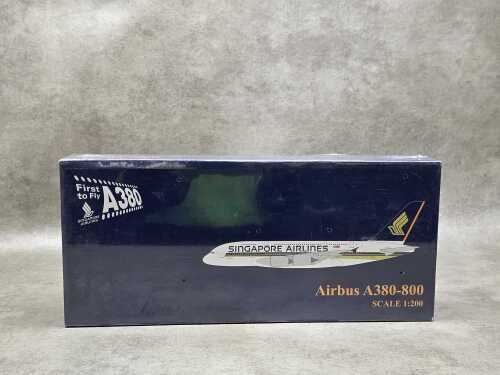 Singapore Airlines Airbus A380-800 1:200 model aeroplane, sealed