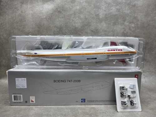Qantas Boeing 747-200B 1:200 scale model aeroplane