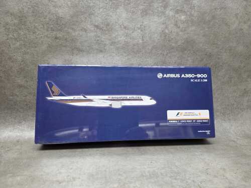 Singapore Airlines Airbus A350-900 1:200 scale model aeroplane, sealed