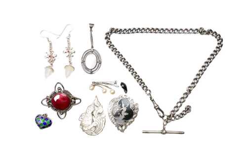 A collection of jewellery in sterling silver