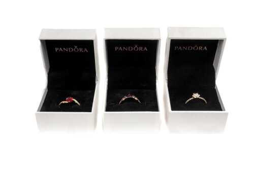 Three Pandora ring in 14 carat gold plated metal
