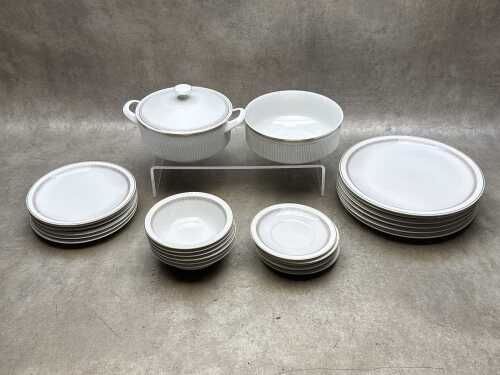 Lindau porcelain part dinner setting for six plus serving ware