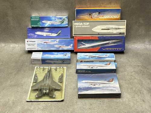 Collection of model aircraft planes, some sealed