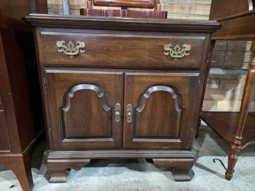 Ethan Allen bedside cabinet
