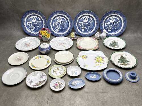 Assorted English ceramics including Royal Doulton and Royal Albert plates, Wedgwood Jasperware,