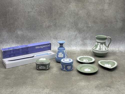 Wedgwood blue and green jasperware
