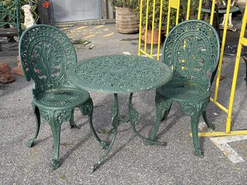Three-piece cast aluminium garden setting